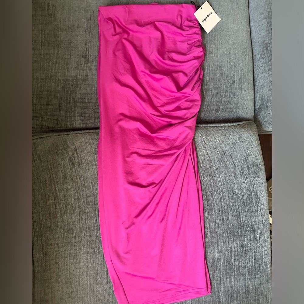 Superdown strapless dress great for a night out with lots of stretch Size XS NEW